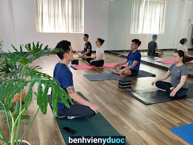 Nguyên Yoga - Lớp Yoga cho Người Mới | HCM 3 Hồ Chí Minh