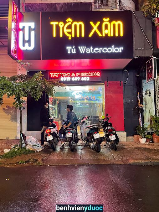 Tattoo and Piercing. Tiệm Xăm Tú Watercolor